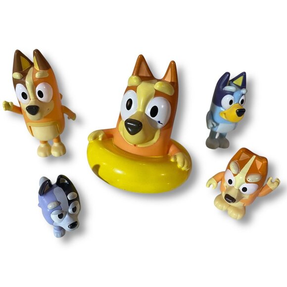 Bluey Family Toy Set Of 5 Figures - Bluey Bingo & More - Water Play Fun Bath - Picture 2 of 3